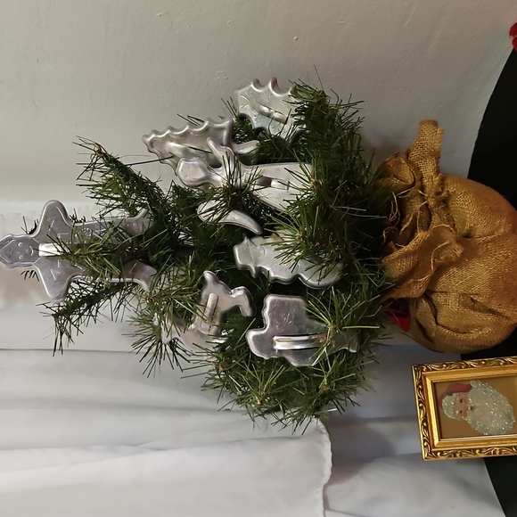 Vintage Silver Holiday Cookie Cutters Set - Picture 2 of 6